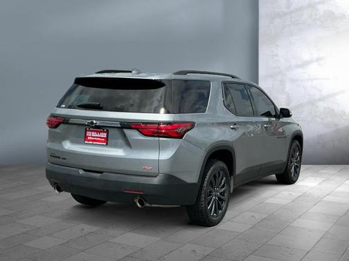 Sterling Gray Metallic 2023 Chevrolet Traverse RS