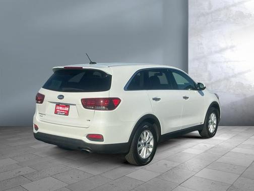 Snow White Pearl 2019 Kia Sorento LX