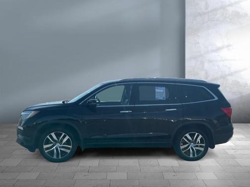 Black 2017 Honda Pilot Touring