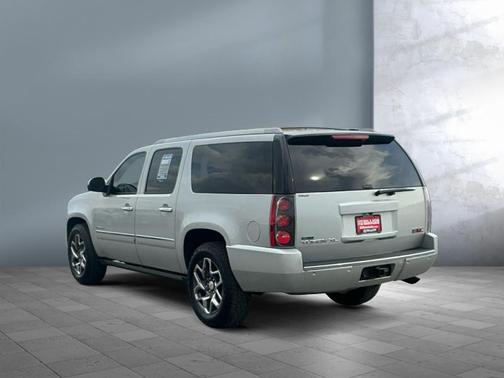 Pure Silver Metallic 2011 GMC Yukon XL Denali