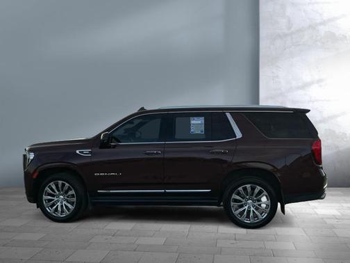 Redwood Metallic 2022 GMC Yukon Denali