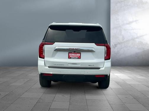 White Frost Tricoat 2023 GMC Yukon SLT