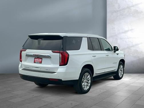 White Frost Tricoat 2023 GMC Yukon SLT
