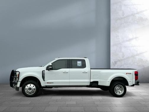 2023 Ford F-450 Lariat
