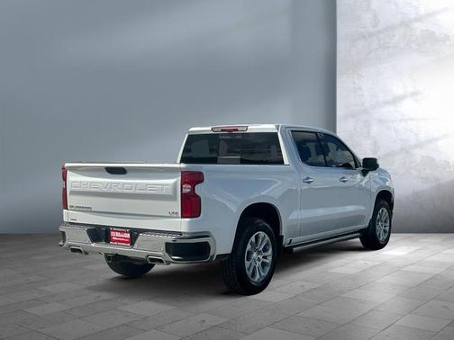 Crystal White Tricoat 2025 Chevrolet Silverado 1500 LTZ