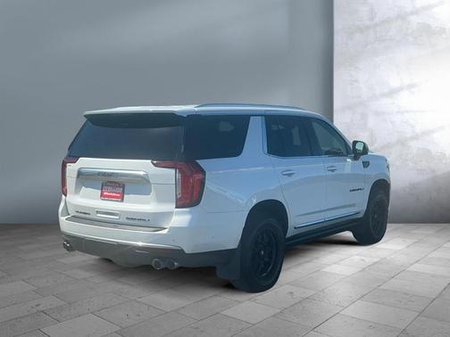 White Frost Tricoat 2023 GMC Yukon Denali
