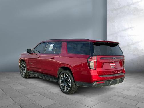 2023 Chevrolet Suburban RST