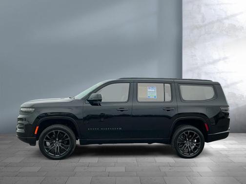 Diamond Black Crystal Pearlcoat 2023 Jeep Grand Wagoneer Obsidian 4x4