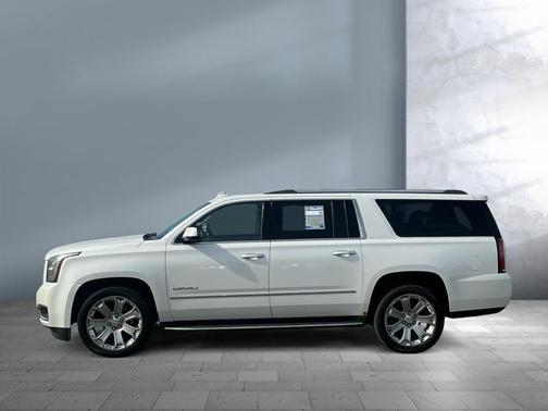 White Frost Tricoat 2017 GMC Yukon XL Denali