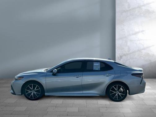 Celestial Silver Metallic 2023 Toyota Camry SE