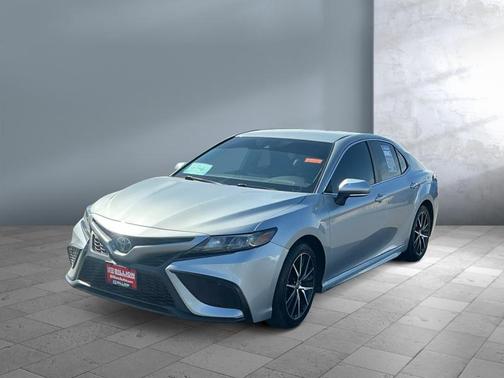 Celestial Silver Metallic 2023 Toyota Camry SE
