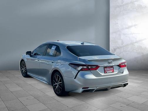 Celestial Silver Metallic 2023 Toyota Camry SE
