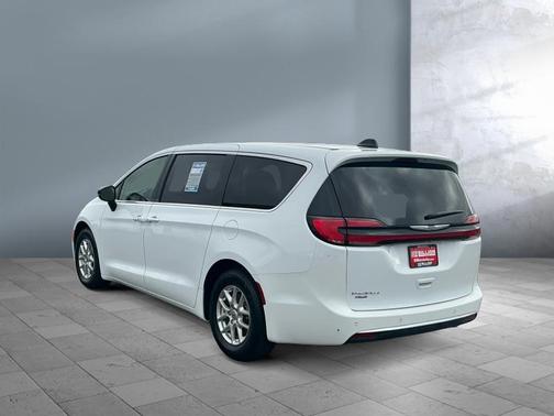 Bright White Clearcoat 2024 Chrysler Pacifica Touring L