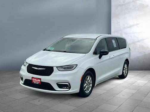 Bright White Clearcoat 2024 Chrysler Pacifica Touring L