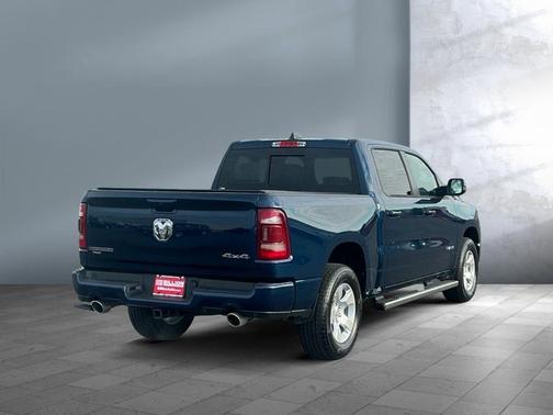Patriot Blue Pearlcoat 2024 RAM 1500 Big Horn/Lone Star
