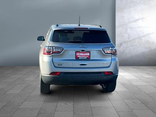 Billet Silver Metallic Clearcoat 2022 Jeep Compass Latitude
