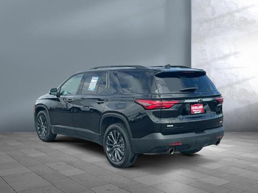 Mosaic Black Metallic 2023 Chevrolet Traverse RS