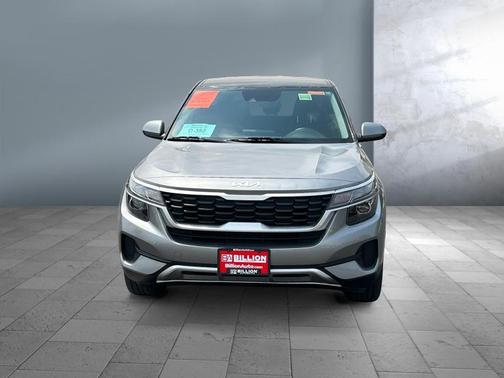Steel Gray 2022 Kia Seltos LX