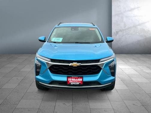 Marina Blue Metallic 2025 Chevrolet Trax LT