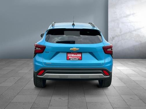 Marina Blue Metallic 2025 Chevrolet Trax LT
