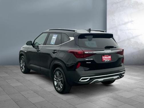 Cherry Black 2022 Kia Seltos S