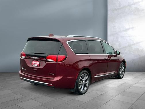Velvet Red Pearlcoat 2019 Chrysler Pacifica Limited