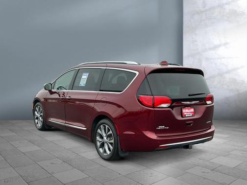 Velvet Red Pearlcoat 2019 Chrysler Pacifica Limited