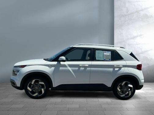 2022 Hyundai VENUE SEL