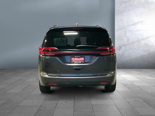 2021 Chrysler Pacifica Touring-L