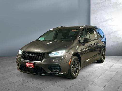 2021 Chrysler Pacifica Touring-L