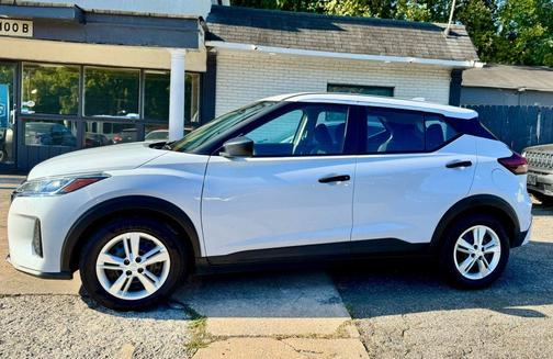 2023 Nissan Kicks S