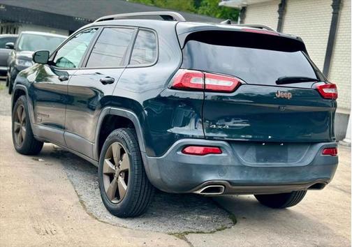2016 Jeep Cherokee Sport