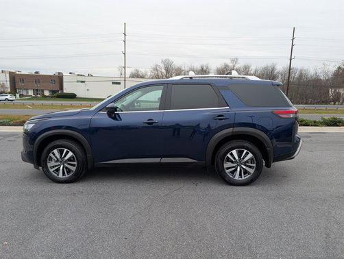 2024 Nissan Pathfinder SL 4WD