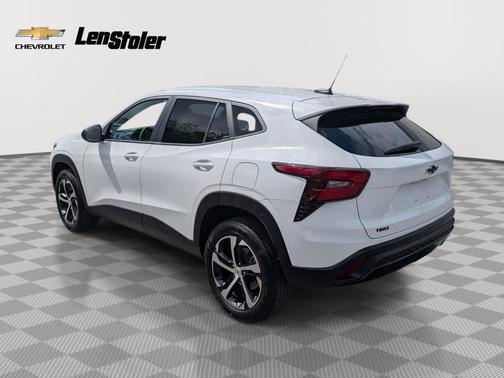 Summit White 2025 Chevrolet Trax FWD 1RS
