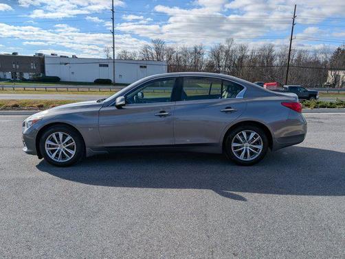 2015 INFINITI Q50 Premium