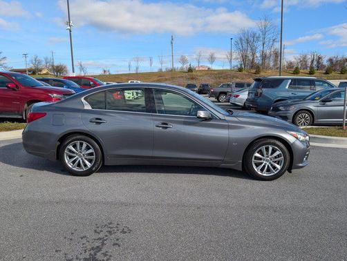 2015 INFINITI Q50 Premium
