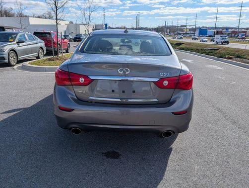 2015 INFINITI Q50 Premium