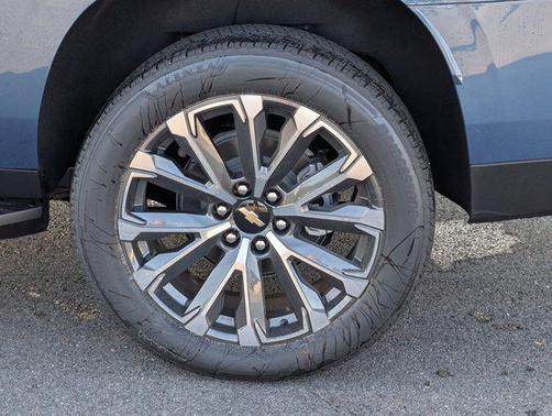 2025 Chevrolet Suburban 4WD High Country