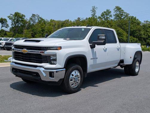 2025 Chevrolet Silverado 3500 LT