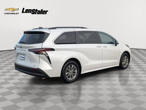 2023 Toyota Sienna XLE