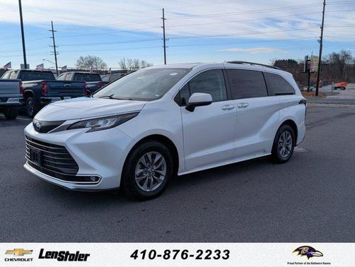 2023 Toyota Sienna XLE