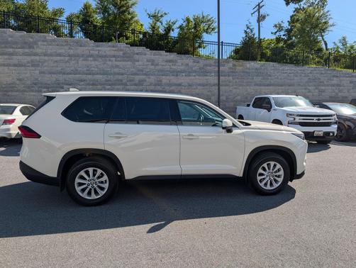 Coastal Cream 2024 Toyota Grand Highlander XLE
