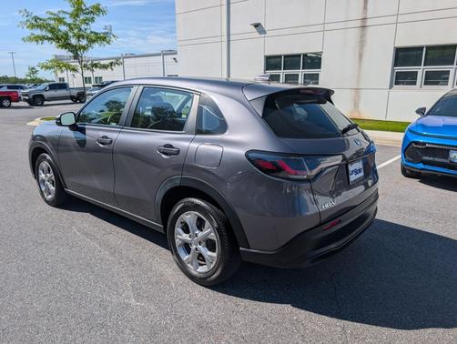 Modern Steel Metallic 2023 Honda HR-V LX