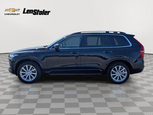 2016 Volvo XC90 Hybrid T8 Momentum