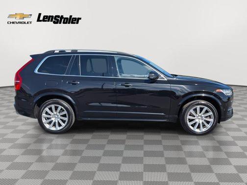 2016 Volvo XC90 Hybrid T8 Momentum