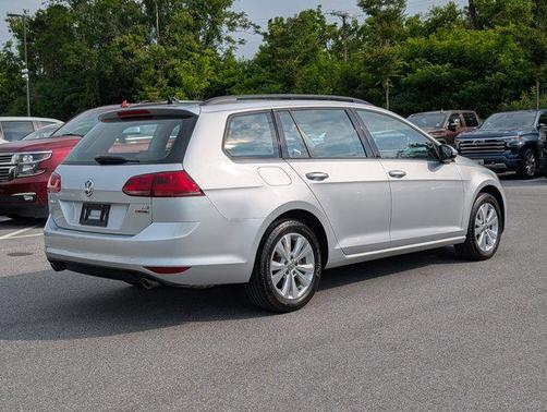 2017 Volkswagen Golf SportWagen TSI S