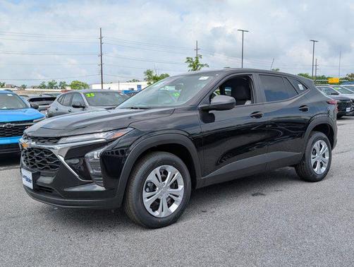 2025 Chevrolet Trax LS