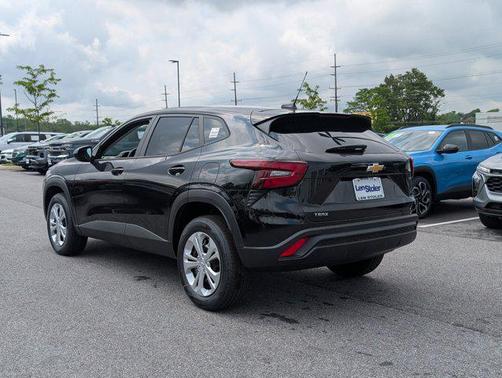 2025 Chevrolet Trax LS