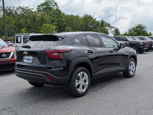 2025 Chevrolet Trax LS