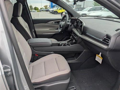 Sterling Gray Metallic 2026 Chevrolet Traverse LT